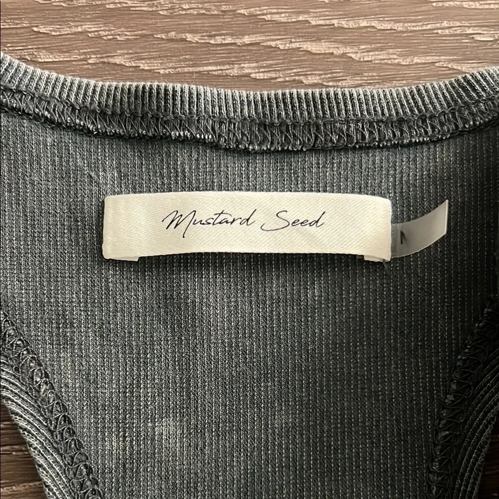 Gray Ribbed Button-Front Crop Top - Picture 3 of 3